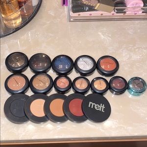 Lot of eye shadow